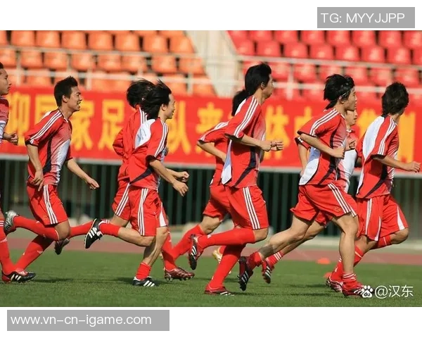 大吉利足球队奋勇争先展现团队精神与拼搏意志的精彩瞬间 大吉利足球队奋勇争先展现团队精神与拼搏意志的精彩瞬间